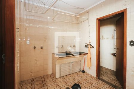 Casa para alugar com 950m², 3 quartos e 2 vagasÁrea de Serviço