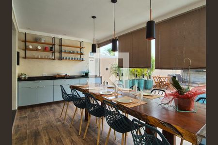 Apartamento à venda com 520m², 4 quartos e 2 vagas Apartamento à venda com 520m², 4 quartos e 2 vagasSala de Jantar