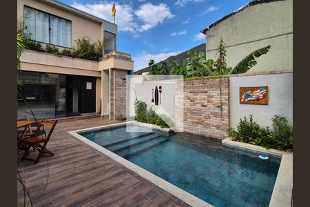 Apartamento à venda com 520m², 4 quartos e 2 vagas Apartamento à venda com 520m², 4 quartos e 2 vagasÁrea externa