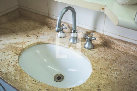 Apartamento à venda com 80m², 2 quartos e 1 vaga Apartamento à venda com 80m², 2 quartos e 1 vagaBanheiro Suíte