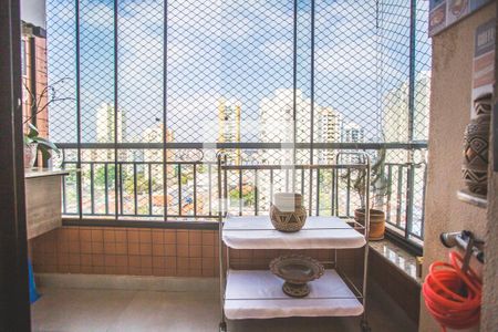 Apartamento à venda com 80m², 2 quartos e 1 vaga Apartamento à venda com 80m², 2 quartos e 1 vagaVaranda