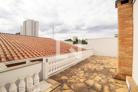 Casa para alugar com 285m², 3 quartos e 3 vagas Casa para alugar com 285m², 3 quartos e 3 vagasTerraço