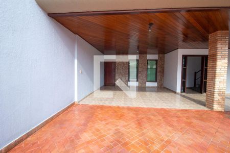 Casa para alugar com 285m², 3 quartos e 3 vagas Casa para alugar com 285m², 3 quartos e 3 vagasGaragem