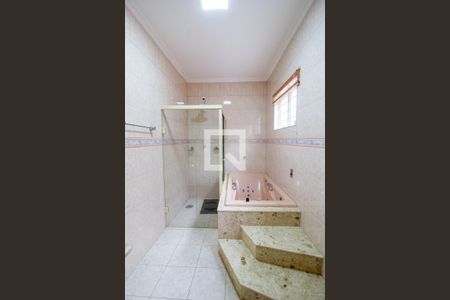 Casa para alugar com 285m², 3 quartos e 3 vagas Casa para alugar com 285m², 3 quartos e 3 vagasBanheiro da Suíte