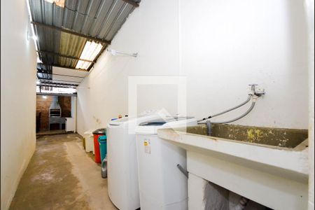 Casa à venda com 69m², 2 quartos e 4 vagas Casa à venda com 69m², 2 quartos e 4 vagasÁrea de Serviço