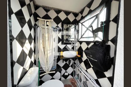 Apartamento à venda com 173m², 2 quartos e 2 vagasBanheiro de Serviço