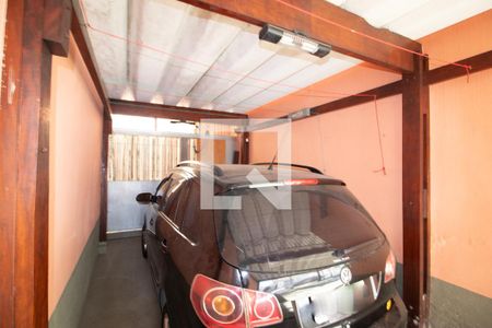 Casa à venda com 130m², 3 quartos e 4 vagas Casa à venda com 130m², 3 quartos e 4 vagasGaragem