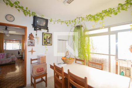 Casa à venda com 130m², 3 quartos e 4 vagas Casa à venda com 130m², 3 quartos e 4 vagasCozinha