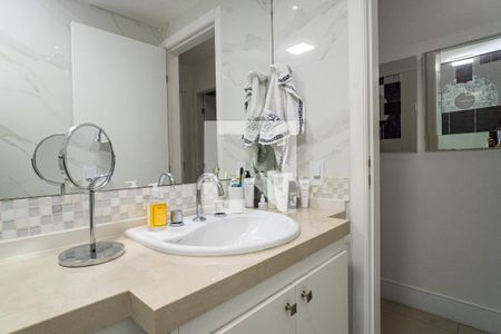 Apartamento à venda com 98m², 3 quartos e 2 vagas Apartamento à venda com 98m², 3 quartos e 2 vagasBanheiro Social