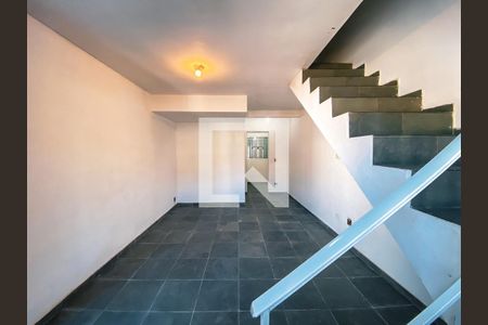 Sala de casa para alugar com 2 quartos, 75m² em Jardim Raposo Tavares, São Paulo