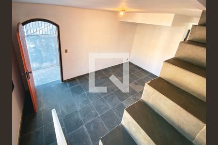 Sala de casa para alugar com 2 quartos, 75m² em Jardim Raposo Tavares, São Paulo