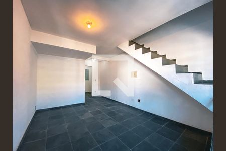 Sala de casa para alugar com 2 quartos, 75m² em Jardim Raposo Tavares, São Paulo