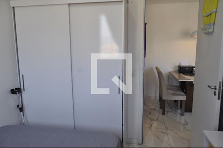 Quarto de apartamento para alugar com 2 quartos, 49m² em Del Castilho, Rio de Janeiro