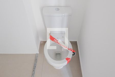 Banheiro de apartamento para alugar com 1 quarto, 27m² em Pinheiros, São Paulo