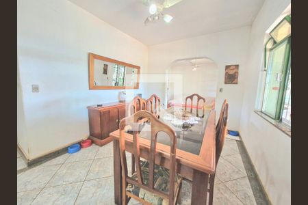 Casa à venda com 183m², 4 quartos e 4 vagas Casa à venda com 183m², 4 quartos e 4 vagasCopa