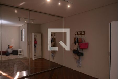 Casa à venda com 411m², 4 quartos e 6 vagasQuarto 04