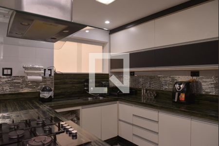 Casa à venda com 411m², 4 quartos e 6 vagasCozinha