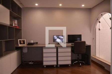 Casa à venda com 411m², 4 quartos e 6 vagasEscritório