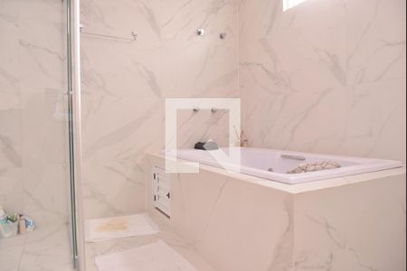 Casa à venda com 411m², 4 quartos e 6 vagasQuarto 04