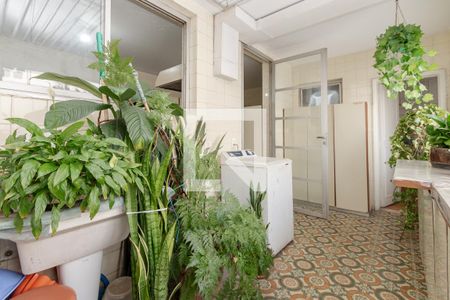 Apartamento à venda com 164m², 4 quartos e 2 vagas Apartamento à venda com 164m², 4 quartos e 2 vagasÁrea de Serviço