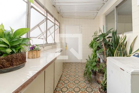 Apartamento à venda com 164m², 4 quartos e 2 vagas Apartamento à venda com 164m², 4 quartos e 2 vagasÁrea de Serviço