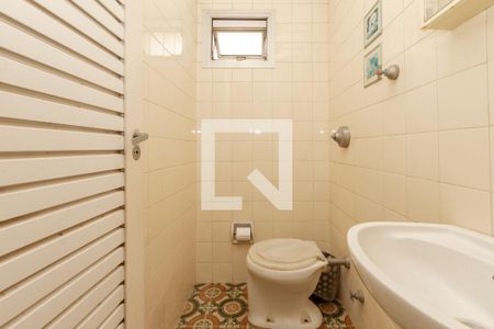 Apartamento à venda com 164m², 4 quartos e 2 vagas Apartamento à venda com 164m², 4 quartos e 2 vagasBanheiro de Serviço