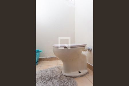 Casa à venda com 220m², 2 quartos e 6 vagasBanheiro da Garagem