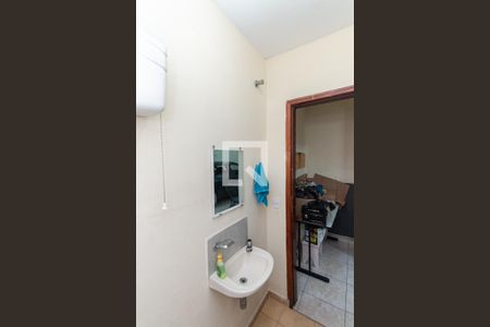 Casa à venda com 220m², 2 quartos e 6 vagasBanheiro da Garagem