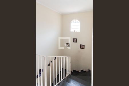 Casa à venda com 220m², 2 quartos e 6 vagasEscada