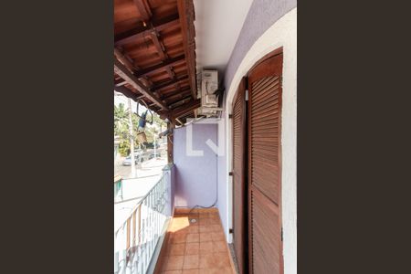 Casa à venda com 220m², 2 quartos e 6 vagasVaranda da Suíte