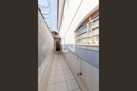 Casa à venda com 220m², 2 quartos e 6 vagasCorredor
