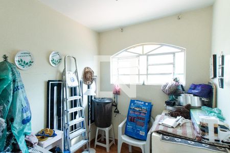 Casa à venda com 220m², 2 quartos e 6 vagasQuarto de Serviço