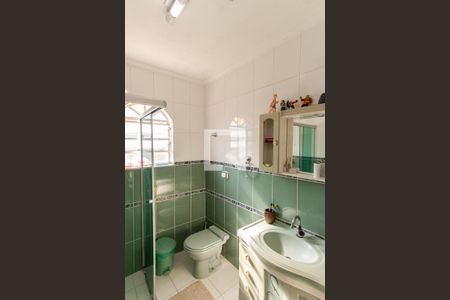 Casa à venda com 220m², 2 quartos e 6 vagasBanheiro