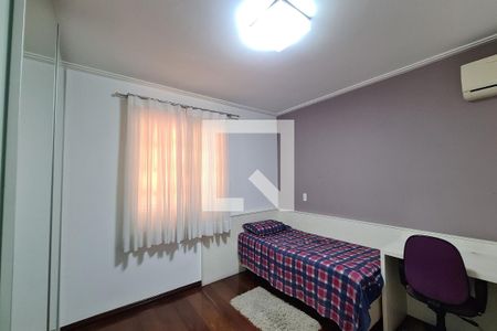 Casa à venda com 410m², 4 quartos e 5 vagasSuíte 2