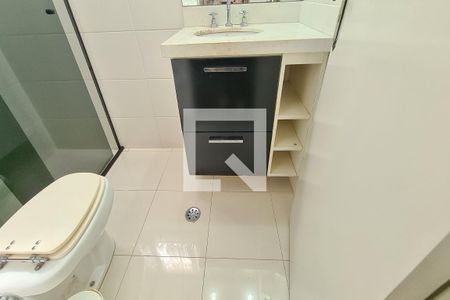 Casa à venda com 410m², 4 quartos e 5 vagasBanheiro da Suíte 3