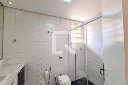 Casa à venda com 410m², 4 quartos e 5 vagasBanheiro da Suíte 1