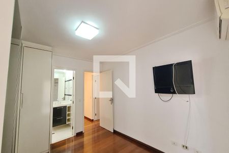 Casa à venda com 410m², 4 quartos e 5 vagasSuíte 3