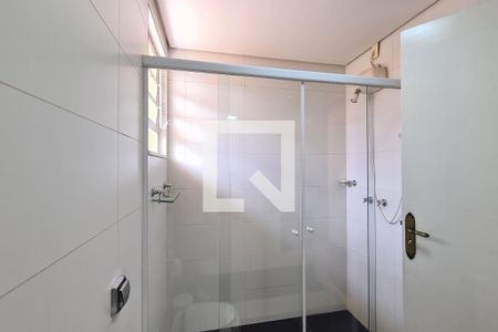 Casa à venda com 410m², 4 quartos e 5 vagasBanheiro da Suíte 1