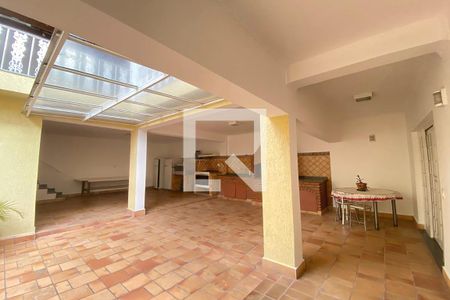 Casa à venda com 410m², 4 quartos e 5 vagasChurrasqueira