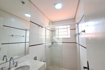 Casa à venda com 410m², 4 quartos e 5 vagasBanheiro da Suíte 2