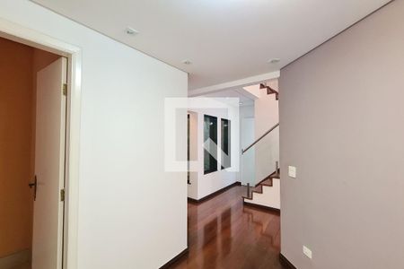 Casa à venda com 410m², 4 quartos e 5 vagasCorredor