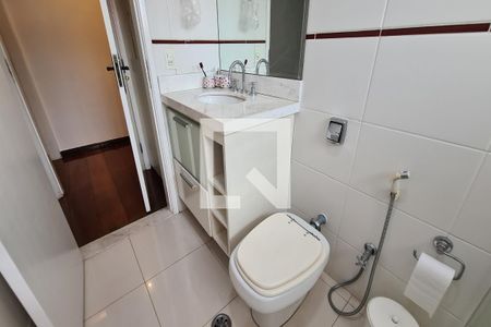 Casa à venda com 410m², 4 quartos e 5 vagasBanheiro da Suíte 2