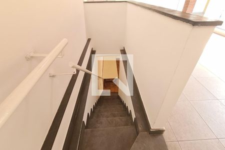 Casa à venda com 410m², 4 quartos e 5 vagasEscada