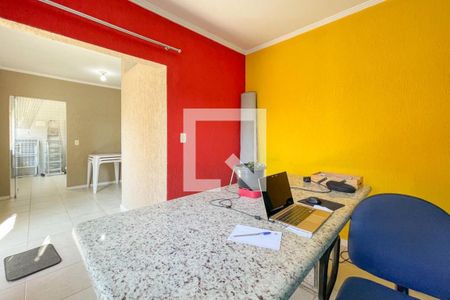 Casa à venda com 208m², 3 quartos e 4 vagasQuarto de Serviço