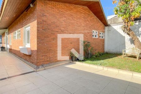 Casa à venda com 208m², 3 quartos e 4 vagasQuintal