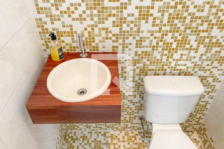 Casa à venda com 208m², 3 quartos e 4 vagasBanheiro de Serviço