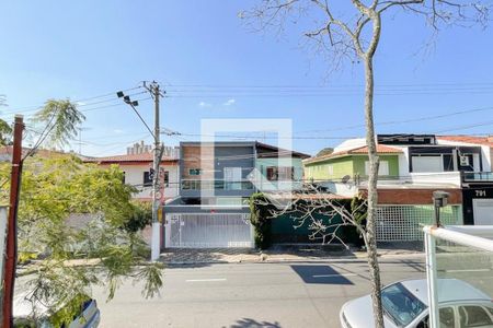 Casa à venda com 208m², 3 quartos e 4 vagasVista - Sacada