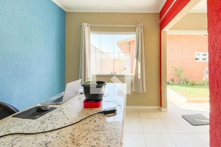 Casa à venda com 208m², 3 quartos e 4 vagasQuarto de Serviço