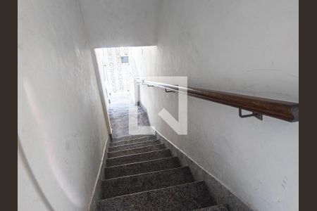 Apartamento para alugar com 50m², 1 quarto e sem vaga Apartamento para alugar com 50m², 1 quarto e sem vagaEscada