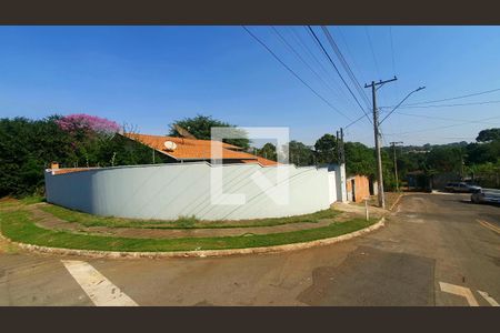 Casa para alugar com 150m², 3 quartos e 4 vagas Casa para alugar com 150m², 3 quartos e 4 vagasFachada